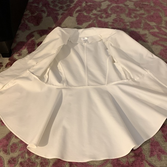 🔥VENUS Popped Collar White Asymmetrical High/Low Top Gold Accents Size 12 - Picture 10 of 14